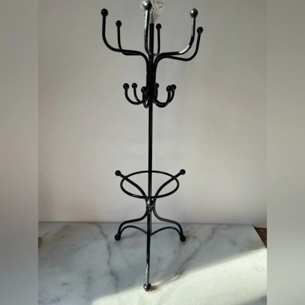 Spinning jewelry holder,display. Jewelry stand.
